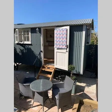 Trevone Luxury Shepherds Hut Close To The Beach Saint Merryn Exterior photo