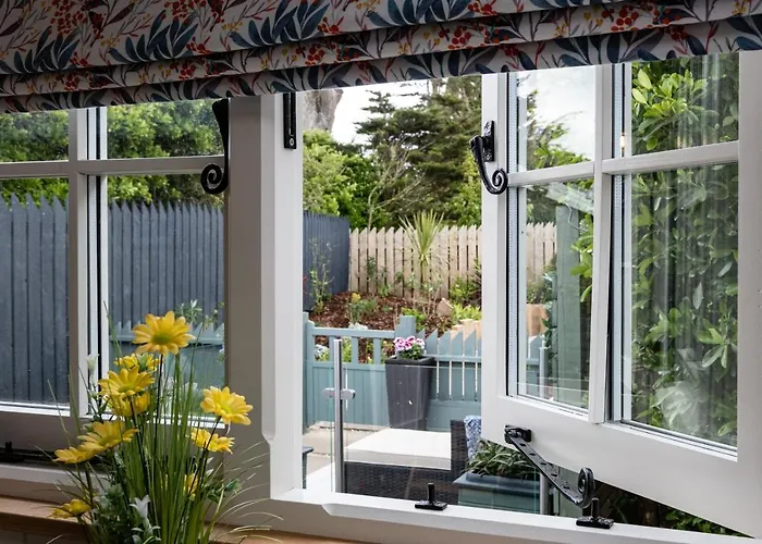 Trevone Luxury Shepherds Hut Close To The Beach