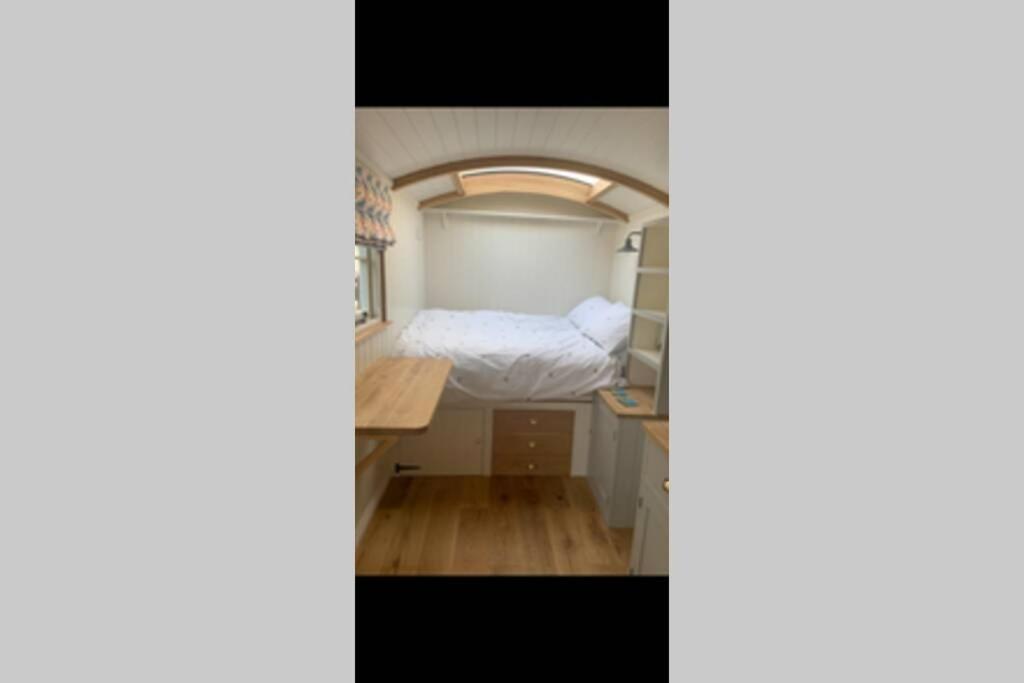 Holiday home Trevone Luxury Shepherds Hut Close To The Saint Merryn