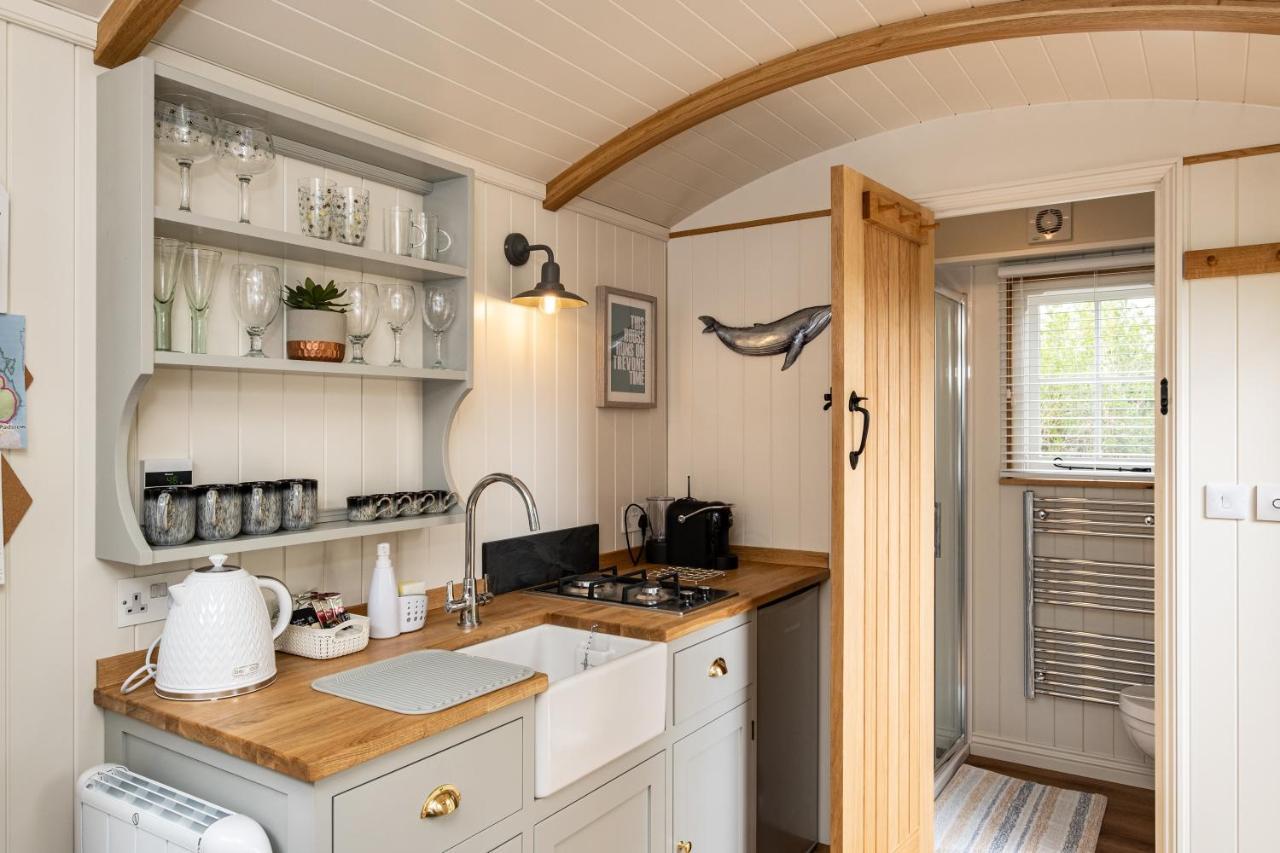 Trevone Luxury Shepherds Hut Close To The Saint Merryn