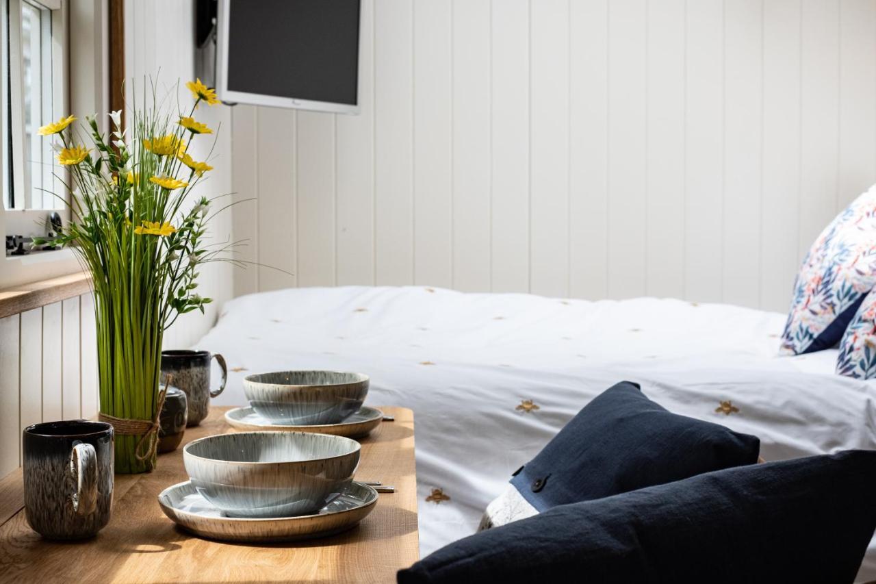 Trevone Luxury Shepherds Hut Close To The Holiday home