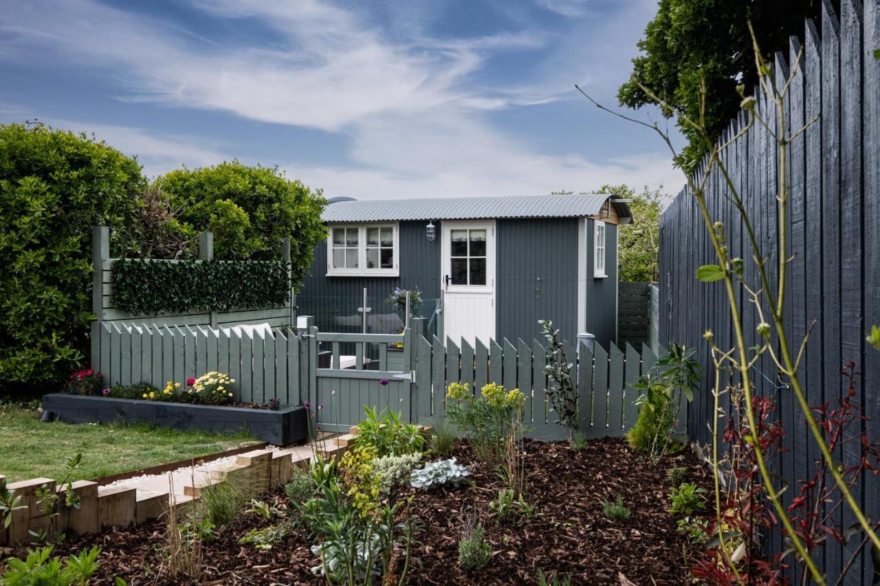 Trevone Luxury Shepherds Hut Close To The