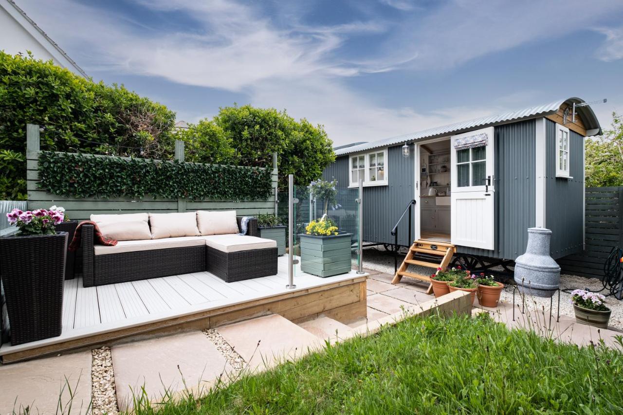 Trevone Luxury Shepherds Hut Close To The Holiday home Saint Merryn
