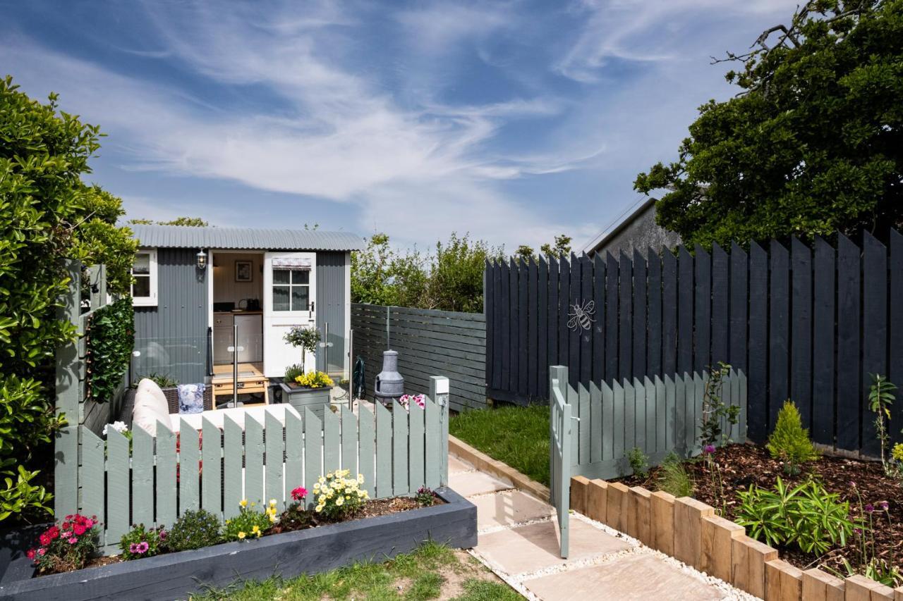 Trevone Luxury Shepherds Hut Close To The
