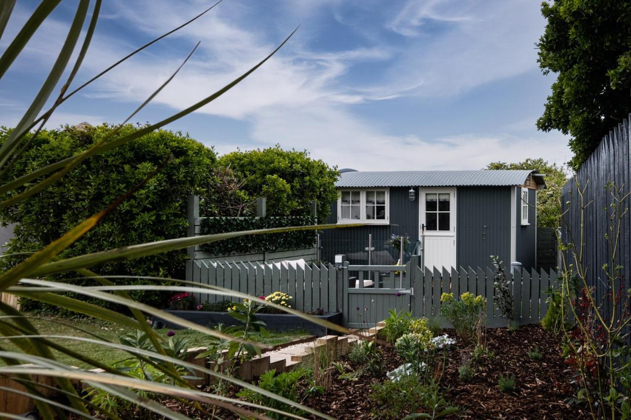 Trevone Luxury Shepherds Hut Close To The Holiday home